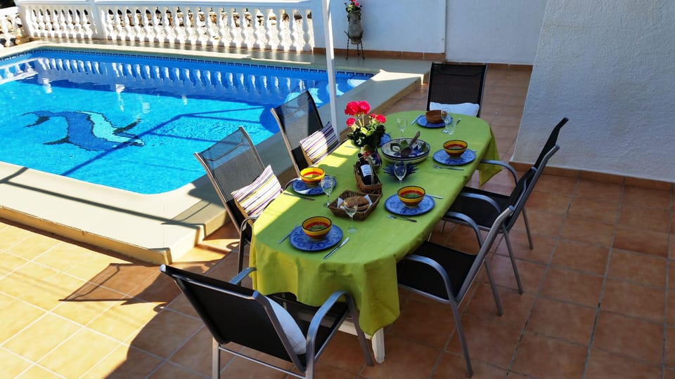 Al fresco dining