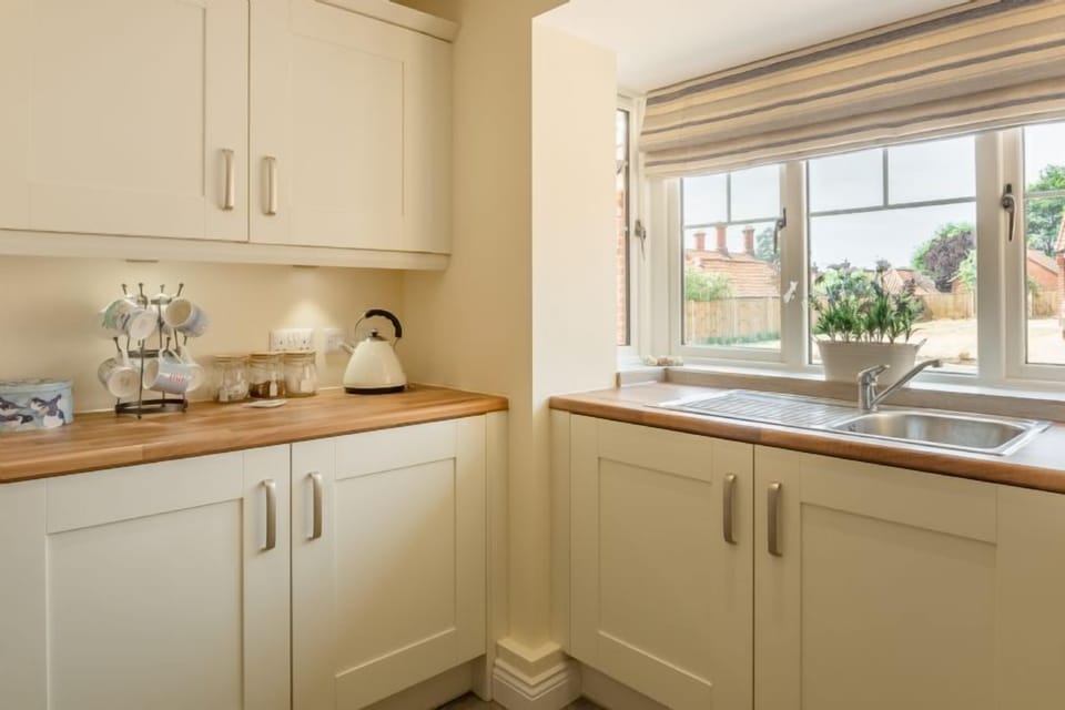 Kitchen area with plenty of counter and cupboard space