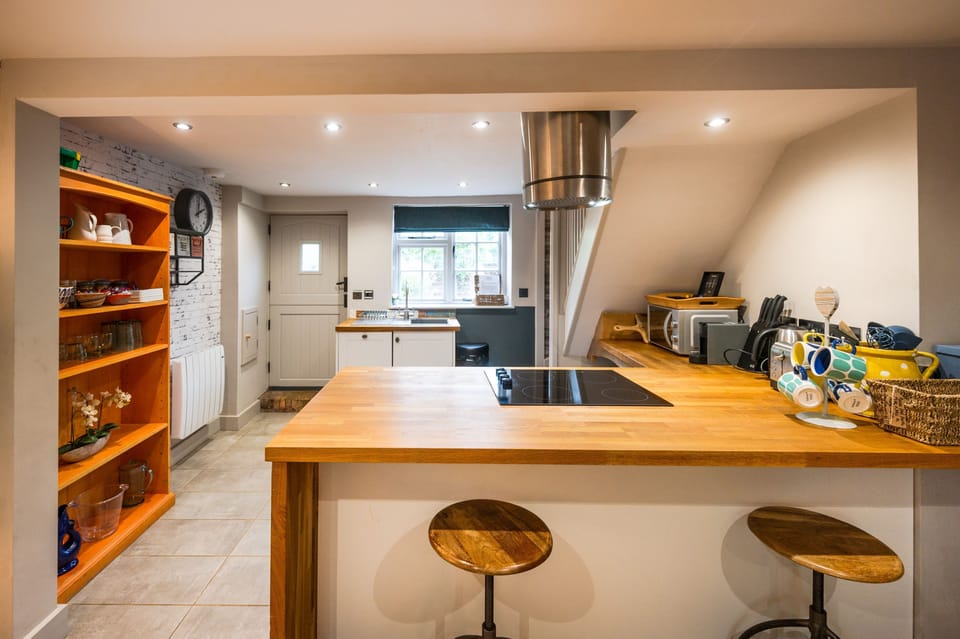No. 33 Cottage 1, Thornham: The well thought-out kitchen