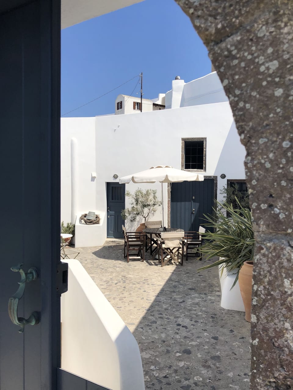 Front outdoor courtyard