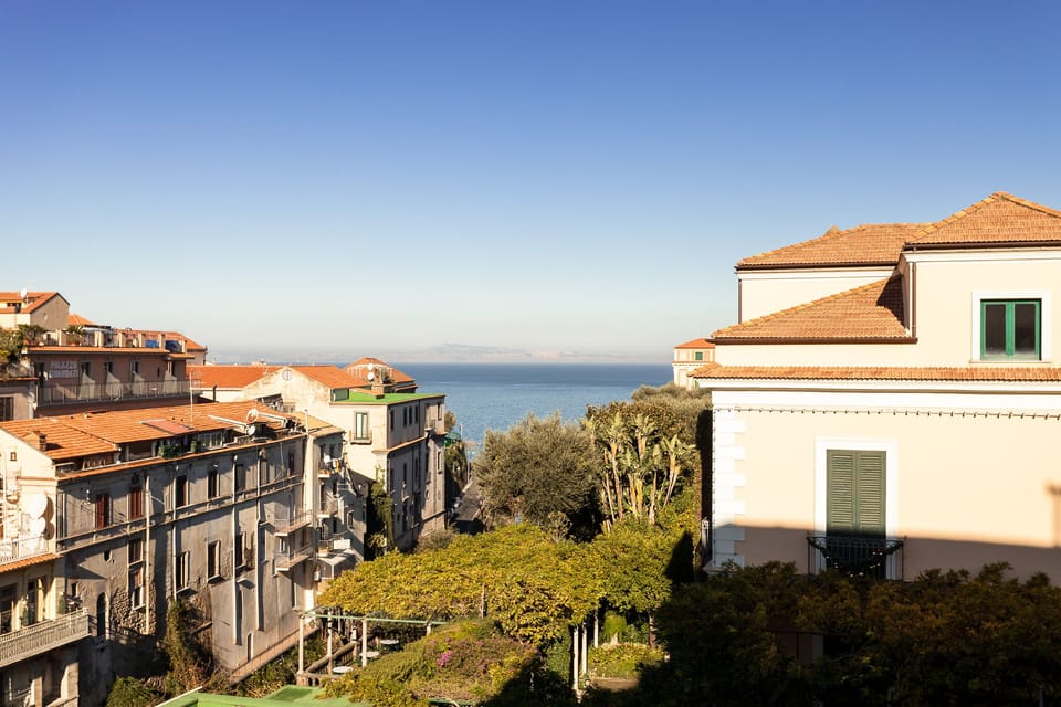 Melany apartment, 150 square mt, 3 bedroom with sea view, Piazza Tasso, Sorrento