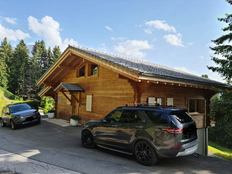 3no parking spaces