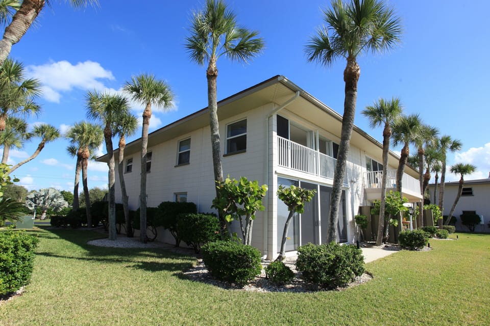 whitney beach 2nd floor condo is yours