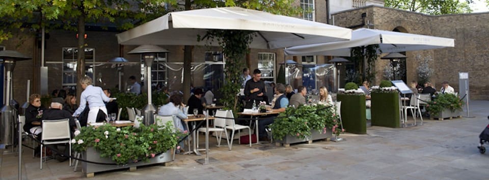 Local restaurants  20 seconds away