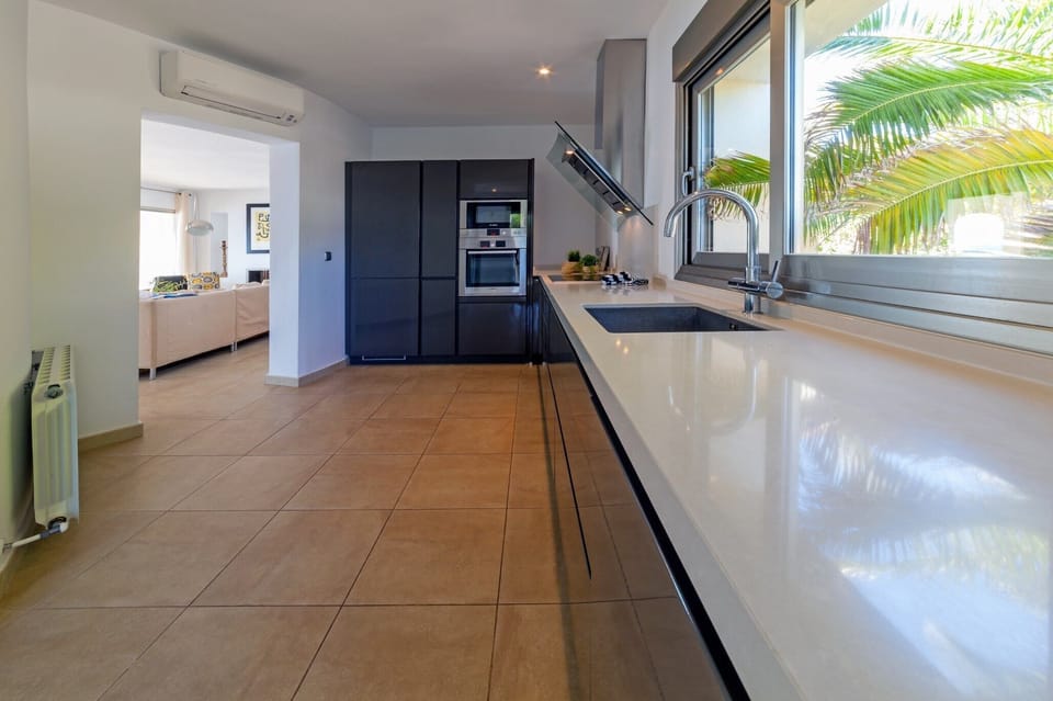 Rosh Kitchen B 