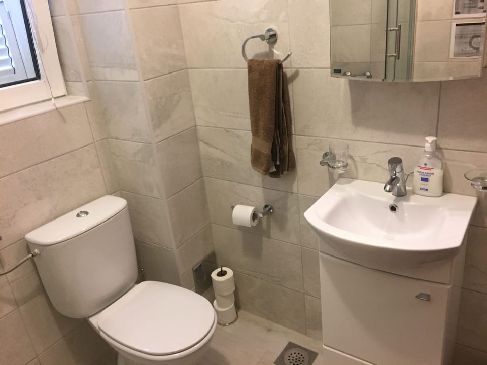 Recently refitted modern bathroom.