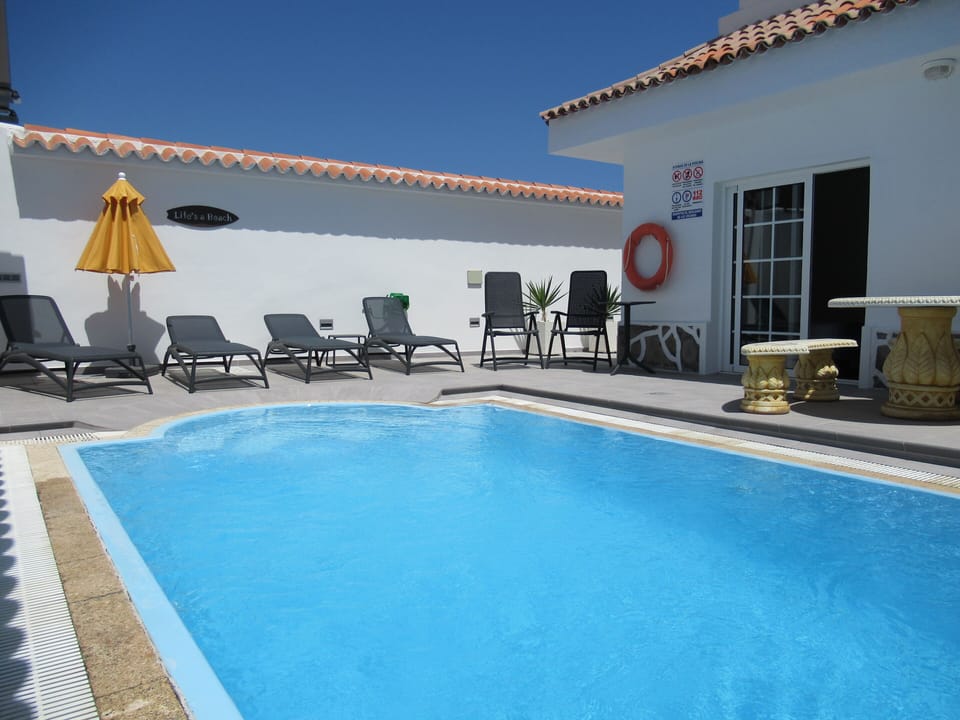 Las Rosas private heated pool with jacuzzi
