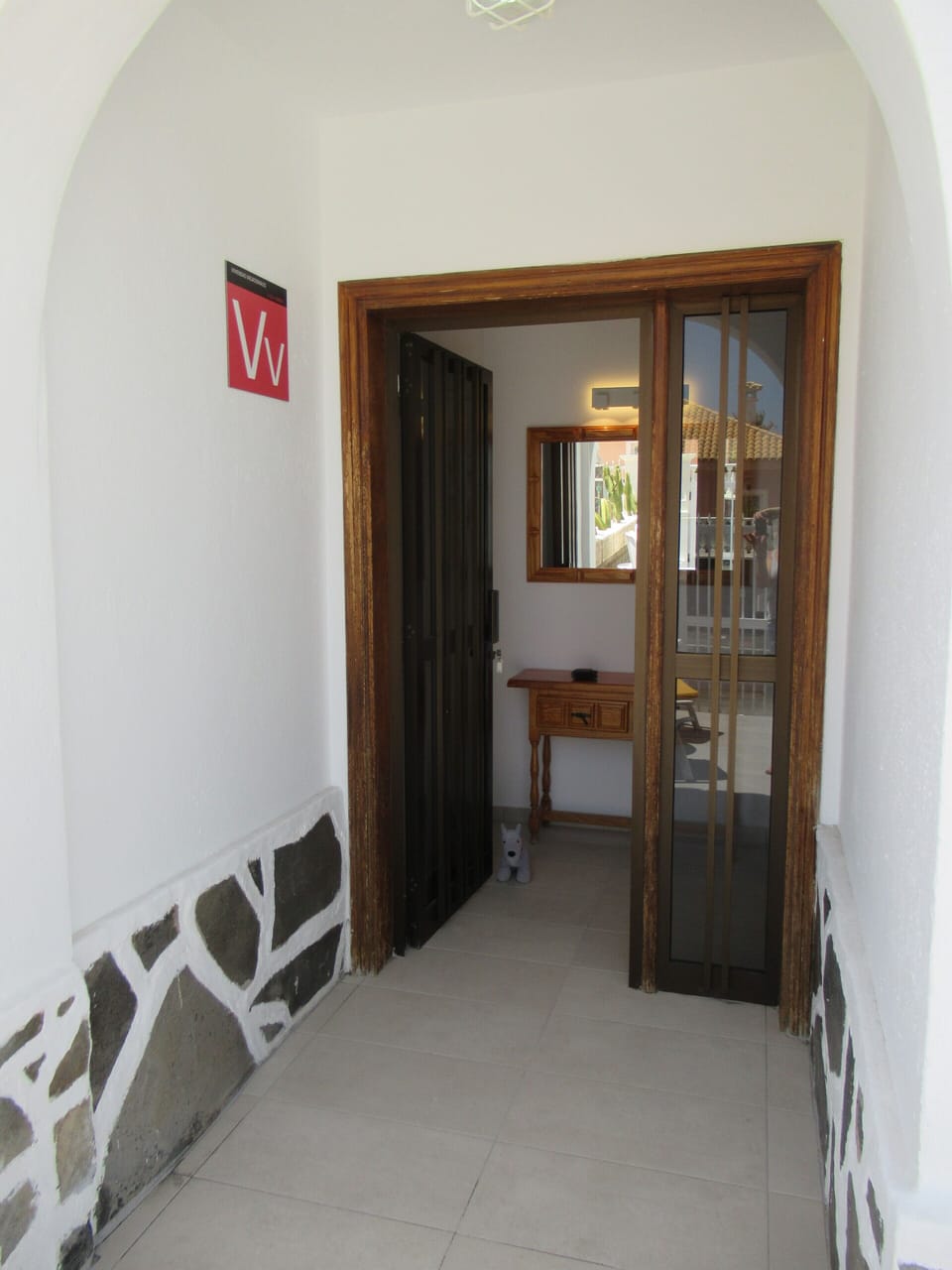 Las Rosas entrance 
