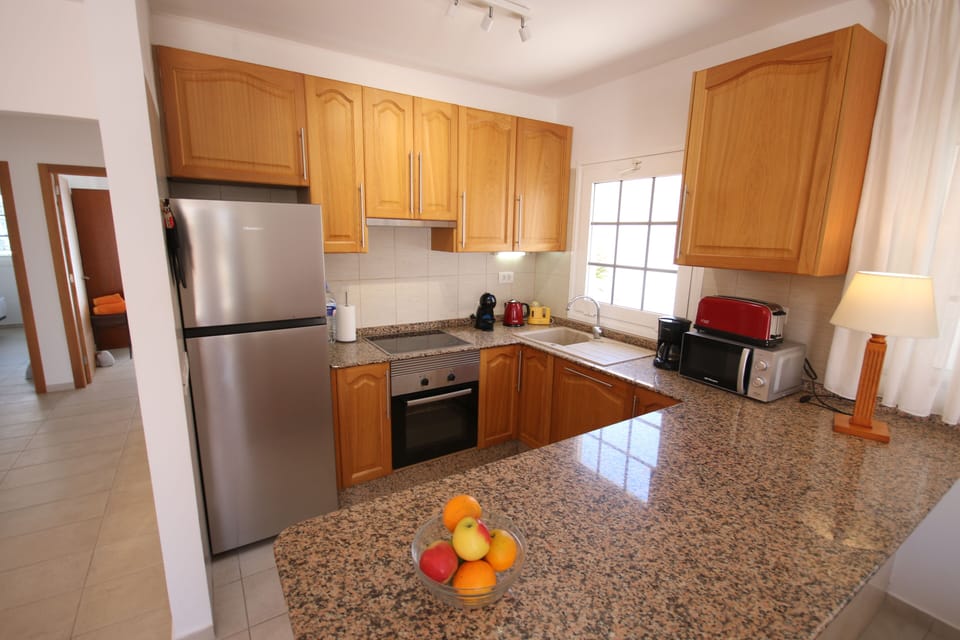 Las Rosas kitchen