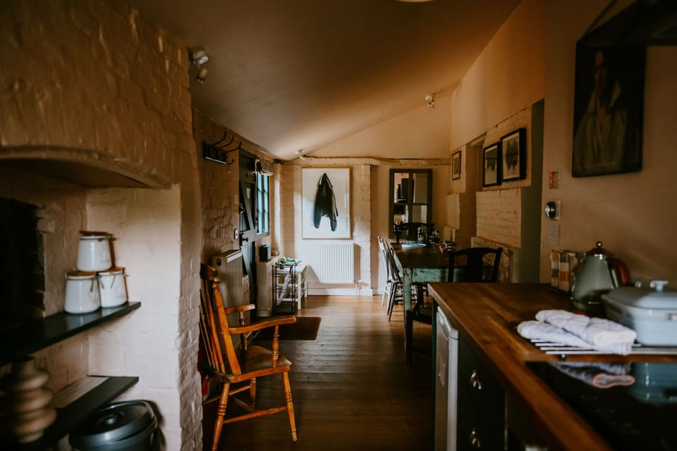 Apple Cottage, Wimborne: Cook up a storm with everyone