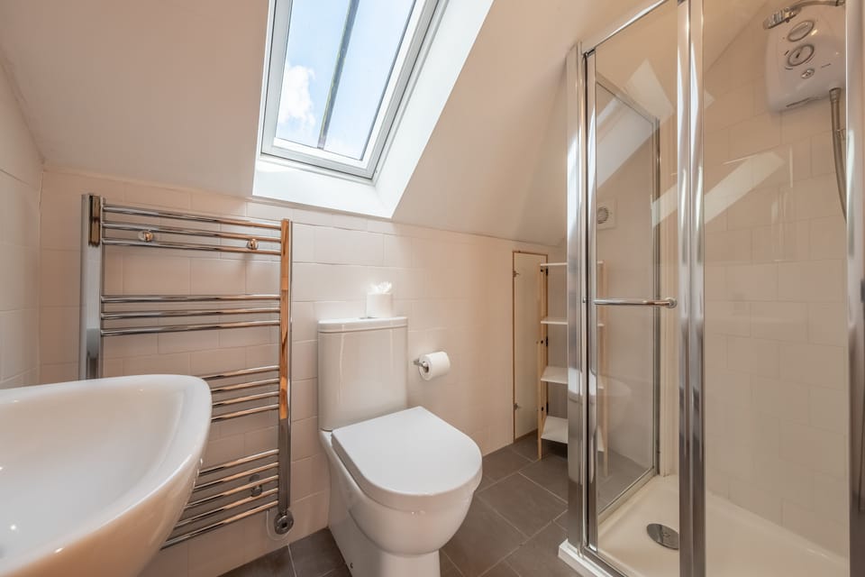 First floor: En suite bathroom for master bedroom