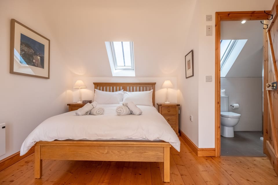 First floor: Master bedroom