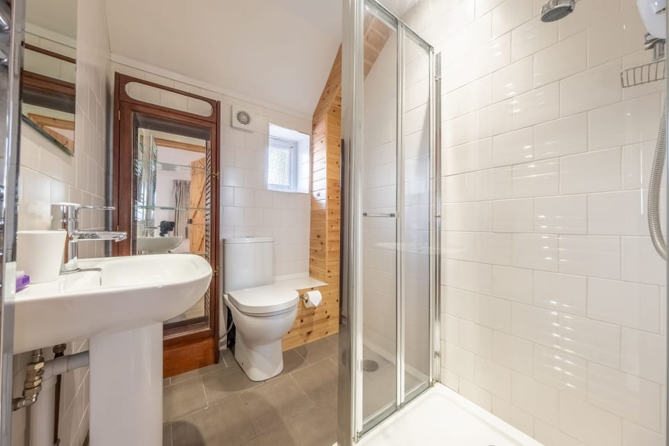 Ground floor: En suite shower room for bedroom two