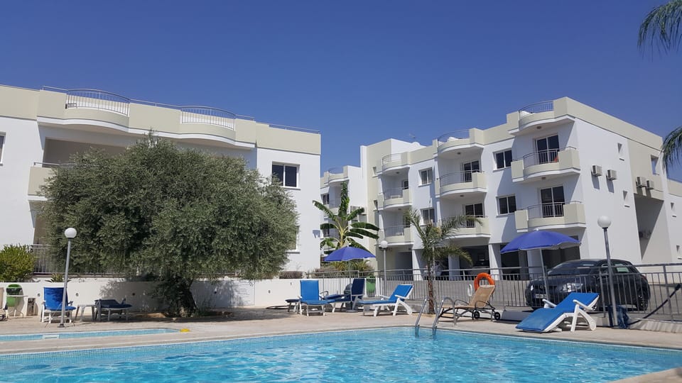 chill out by pool