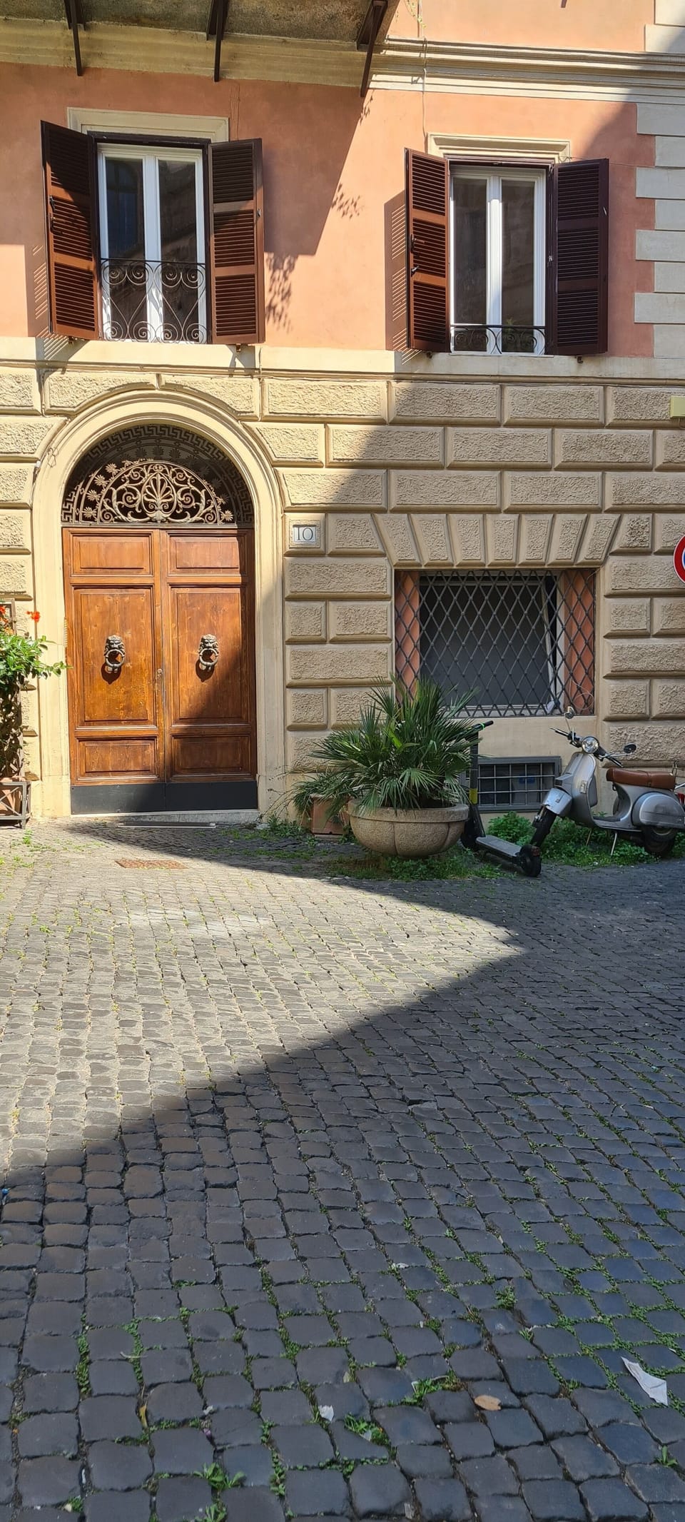 Portone entrata palazzo