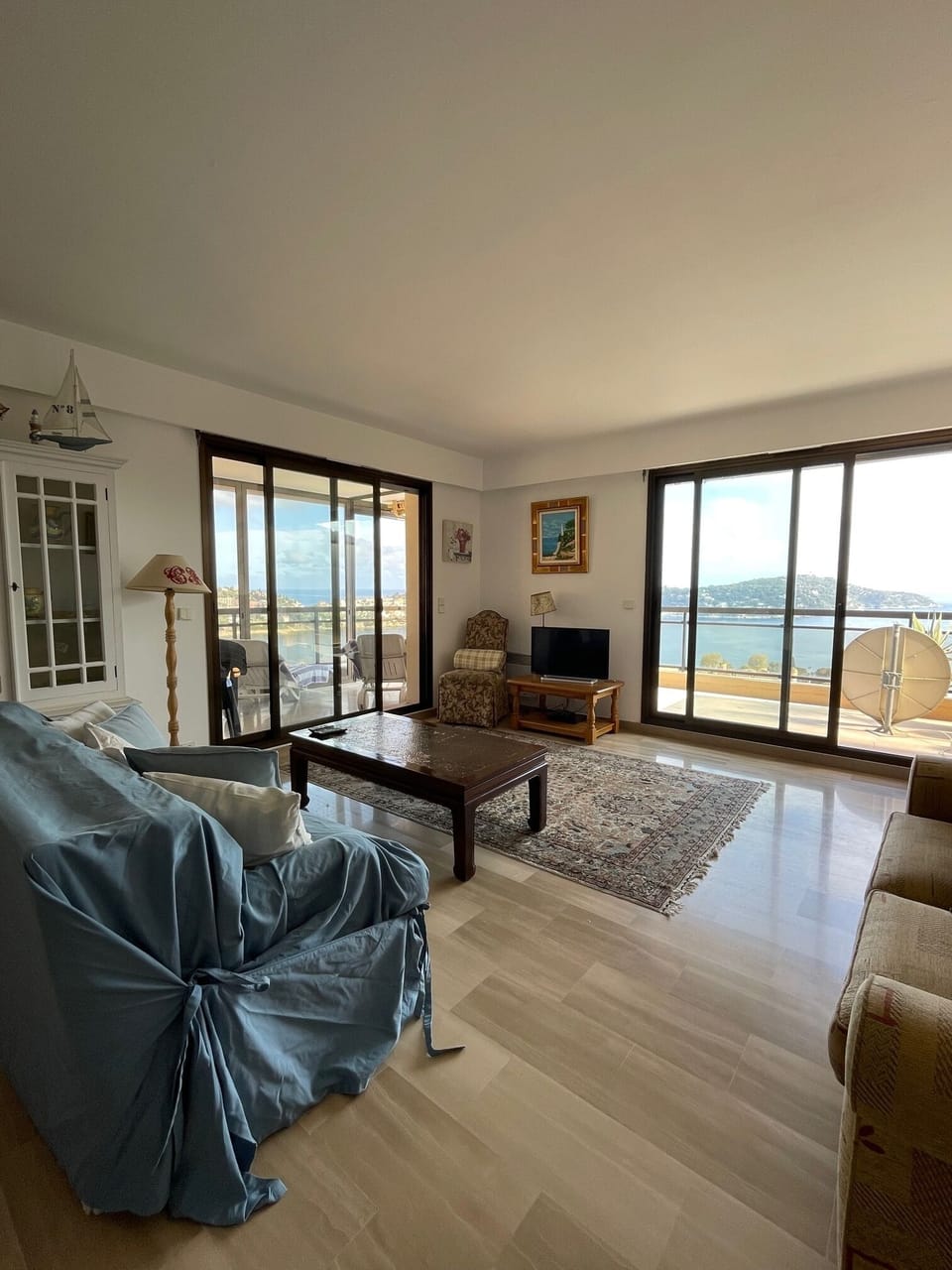 Spacious Living Room with sea views