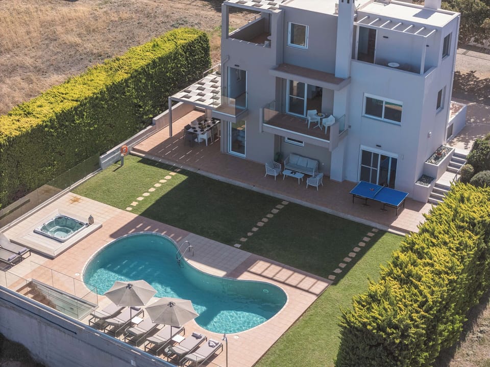 A haven of comfort, elegance, and bespoke experiences for up to ten guests.