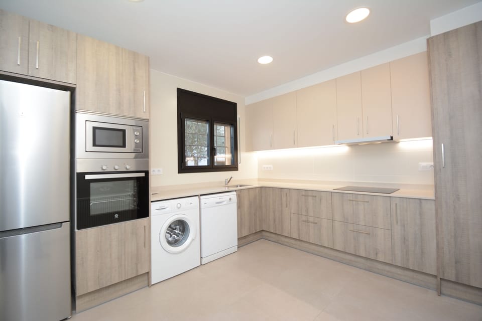 Kitchen (first floor)