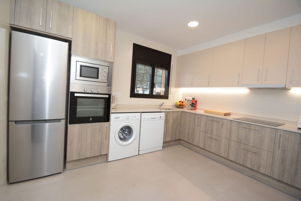 Kitchen (first floor)