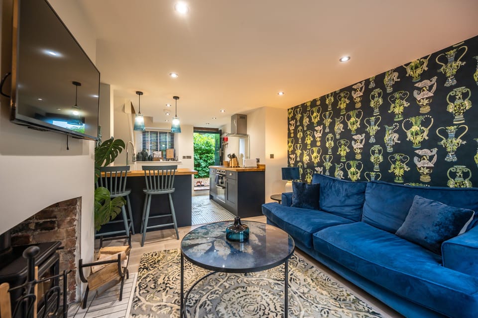 Ground floor: Comfortable sitting room