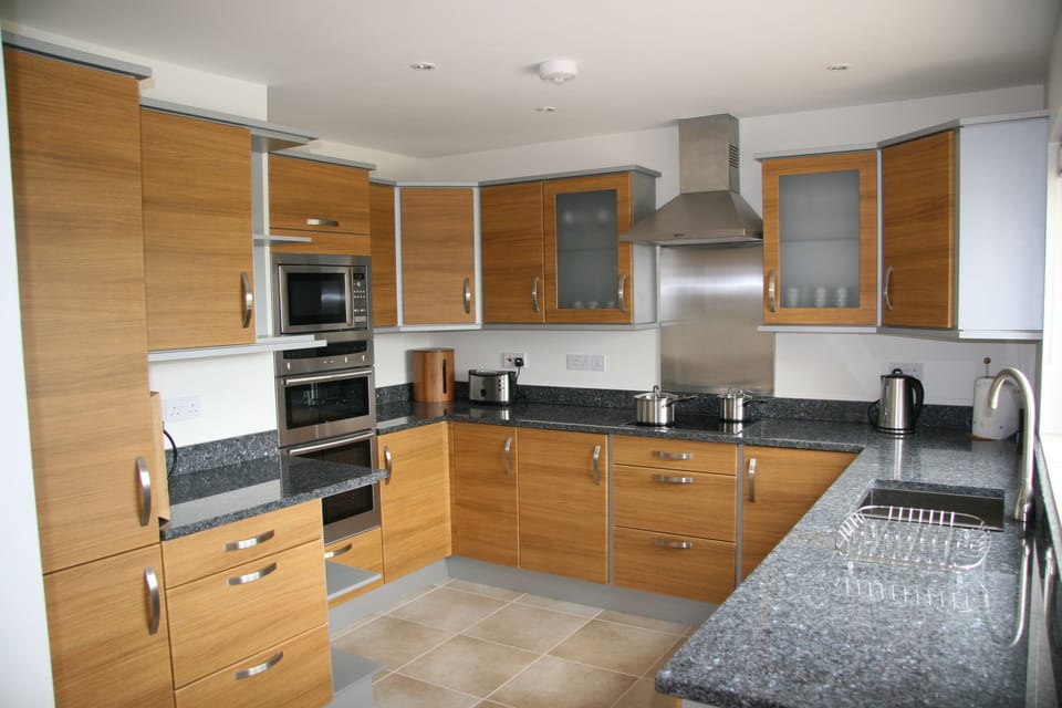 Very well-equipped kitchen with all mod cons