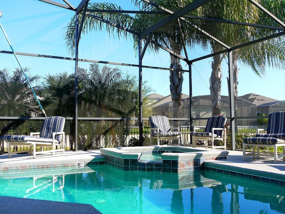Pool spa