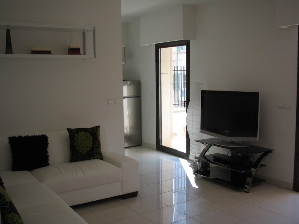 Living/Dining area access to large terrace