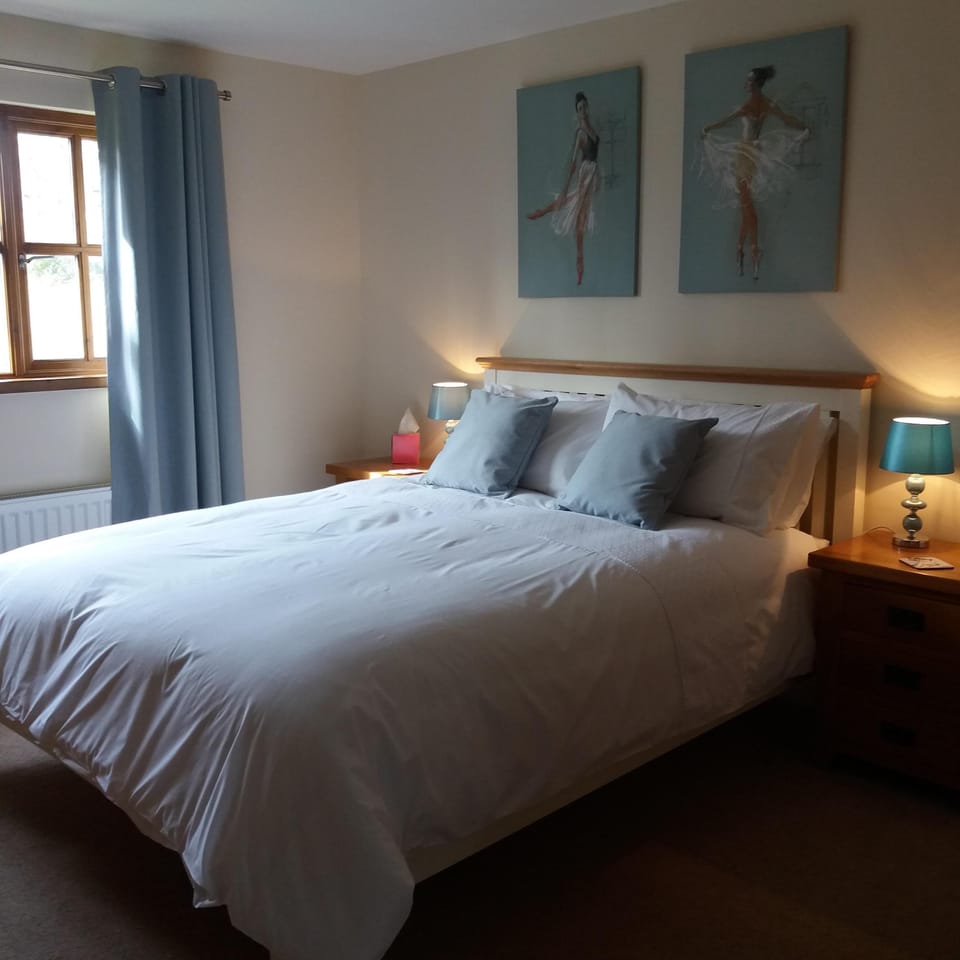 bedroom with king size bed