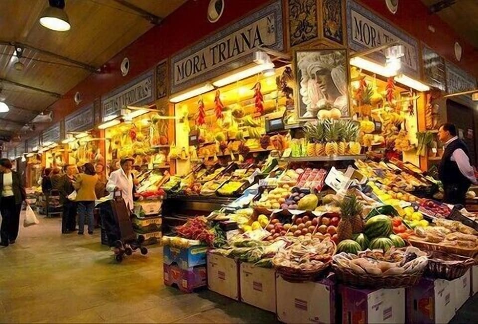 Popular food market nearby