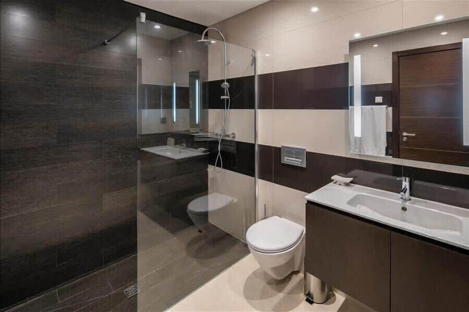 Ensuite bathroom