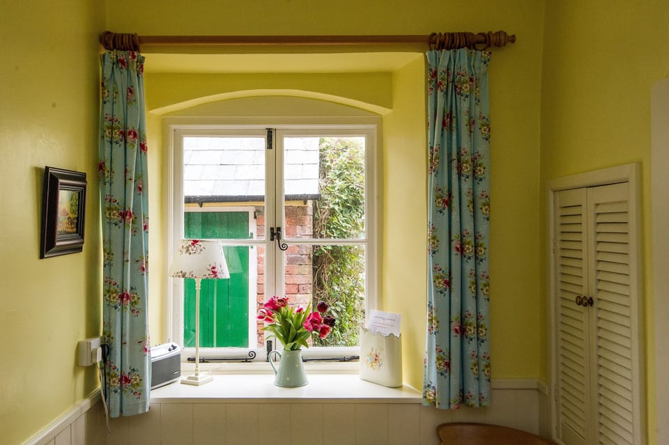 Kitchen Breakfast Area Window