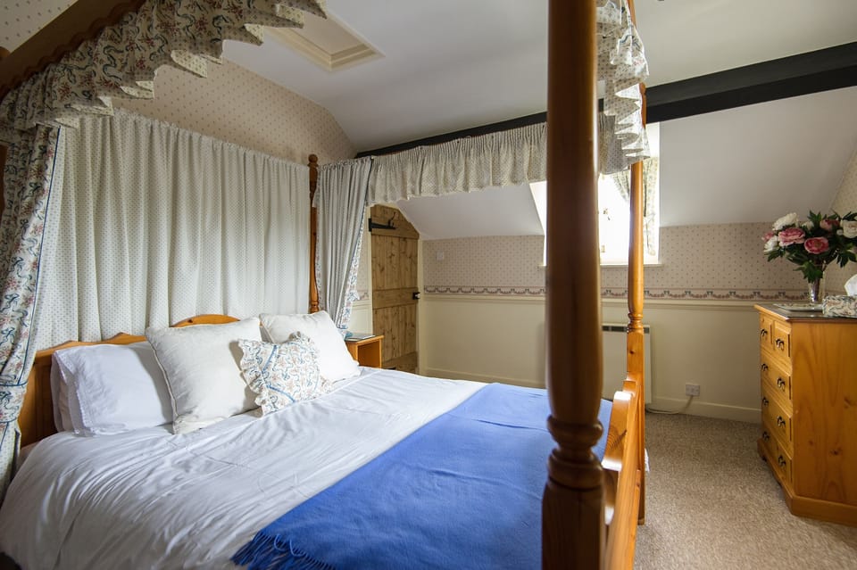 Four Poster Bedroom