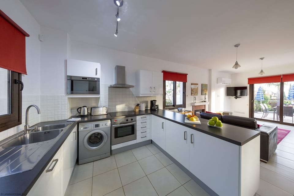 Fully Equipped Modern Kitchen