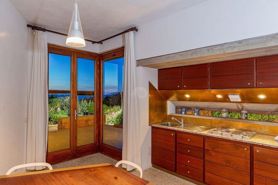 Dining Room, Kitchen