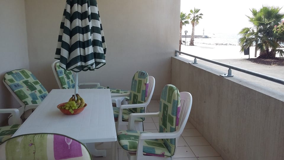 Sunny south facing balcony. Sea views.