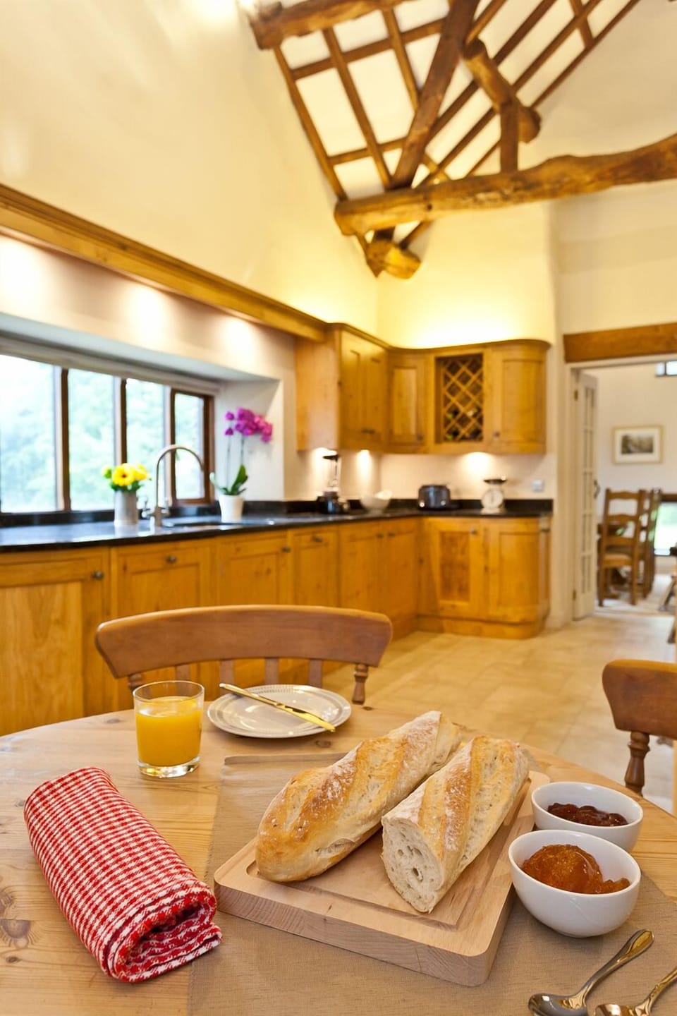 The luxury oak kitchen