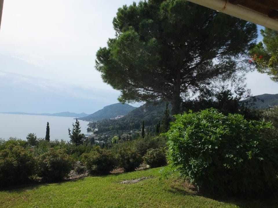2.5 acre gardens and sea views.