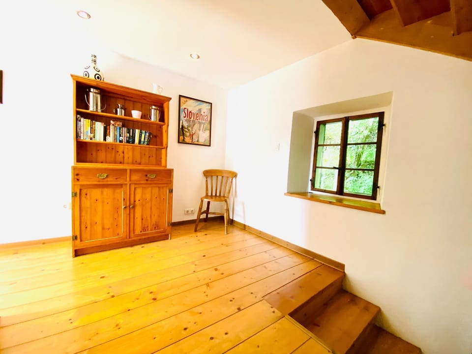 secod floor