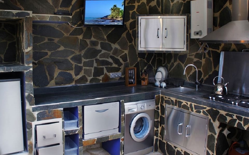 Convenient outdoor kitchen