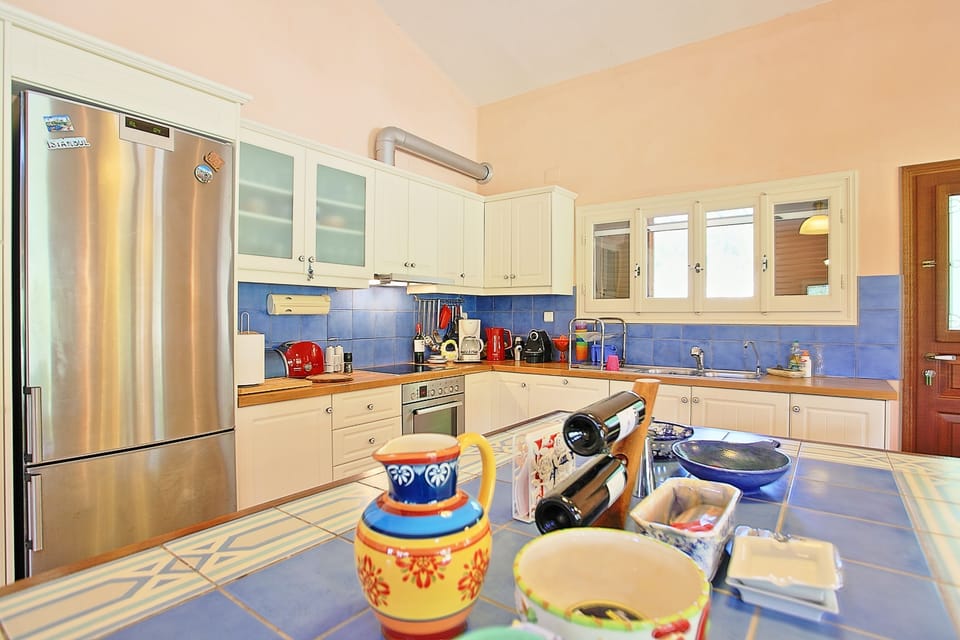 KItchen table