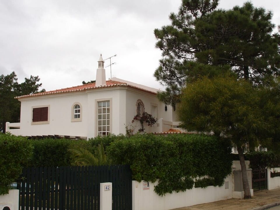 The villa is only 250m from the beach.
