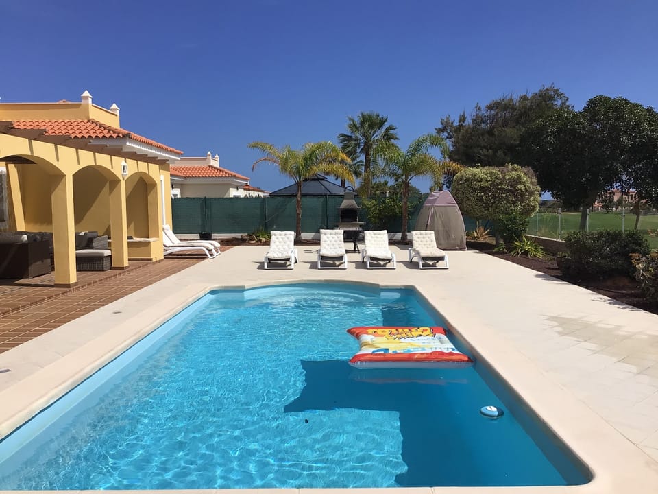South Facing Pool Sun All Day