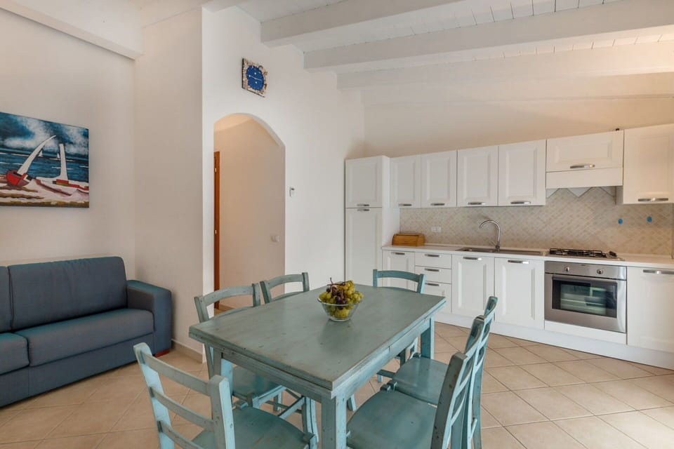 Dining Room, Kitchen