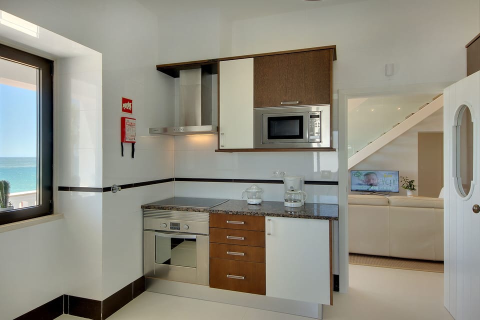 kitchen fully equipped
