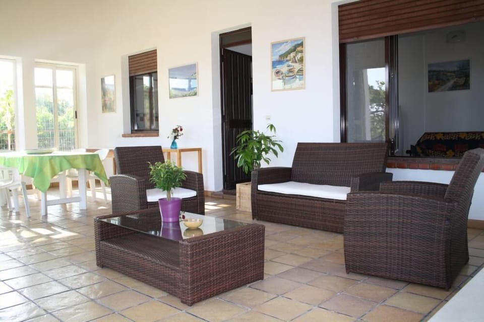 South veranda, front sea.