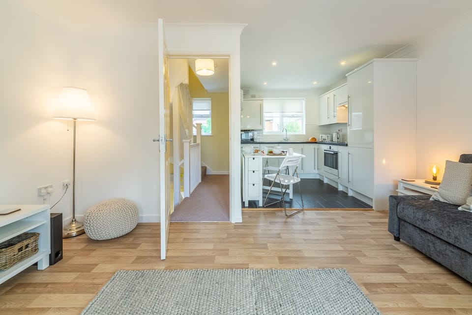First floor: Open plan sitting room / kitchen
