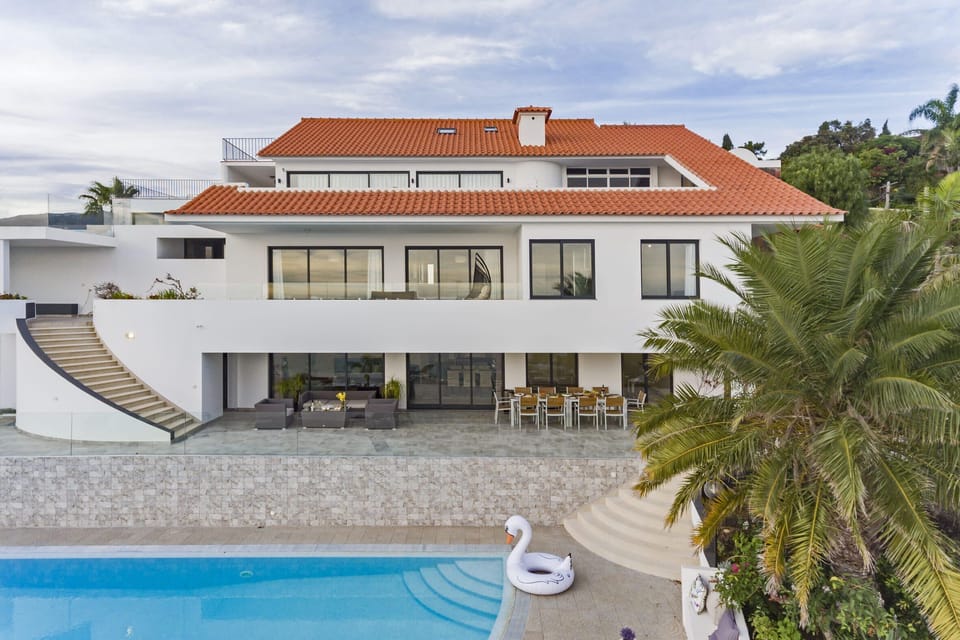 swimming pool and view to the property
