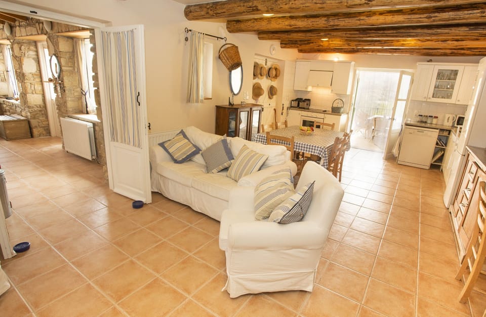 Kitchen / diner / living room