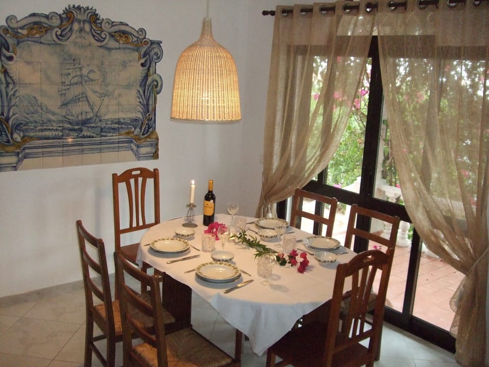 dining area Casa Ilse