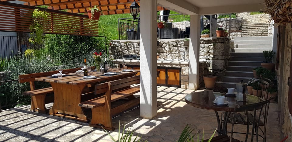 Nonina  Mediterranean  terrace 